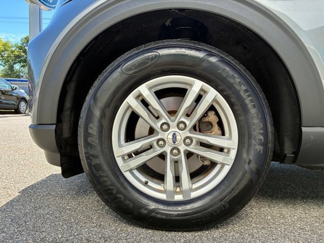 Certified 2023 Ford Explorer XLT w/ Equipment Group 202A AWD/4WD image 9