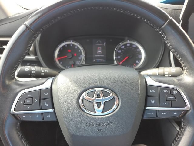 Used 2020 Toyota Highlander LE w/ Protection Package #3 FWD image 42