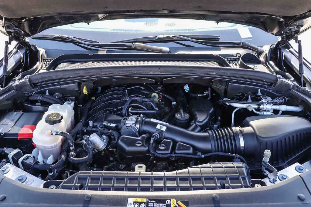 Used 2023 Jeep Grand Cherokee Altitude RWD image 29