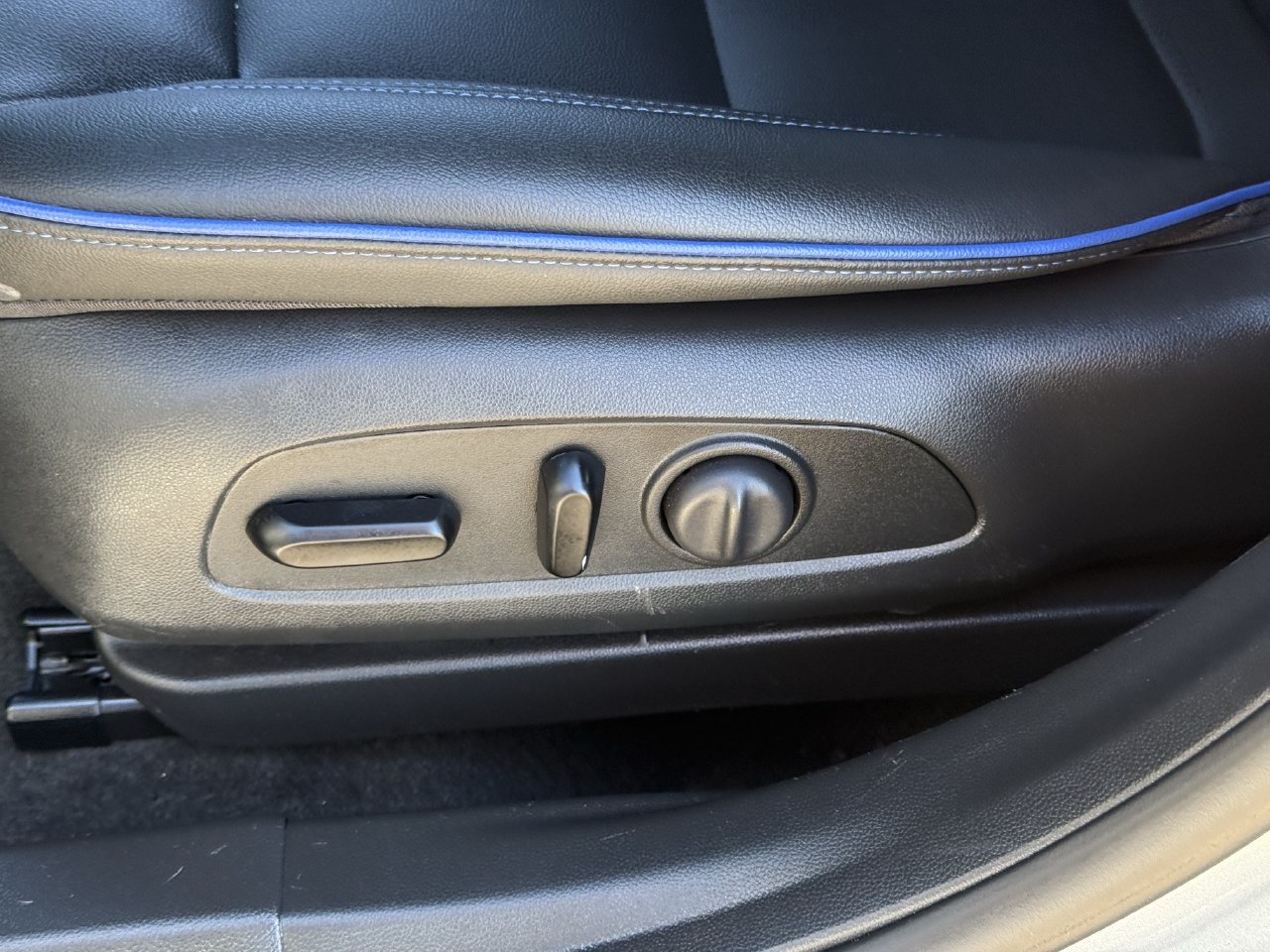 Used 2024 Buick Envista Sport Touring w/ Convenience I Package FWD image 24