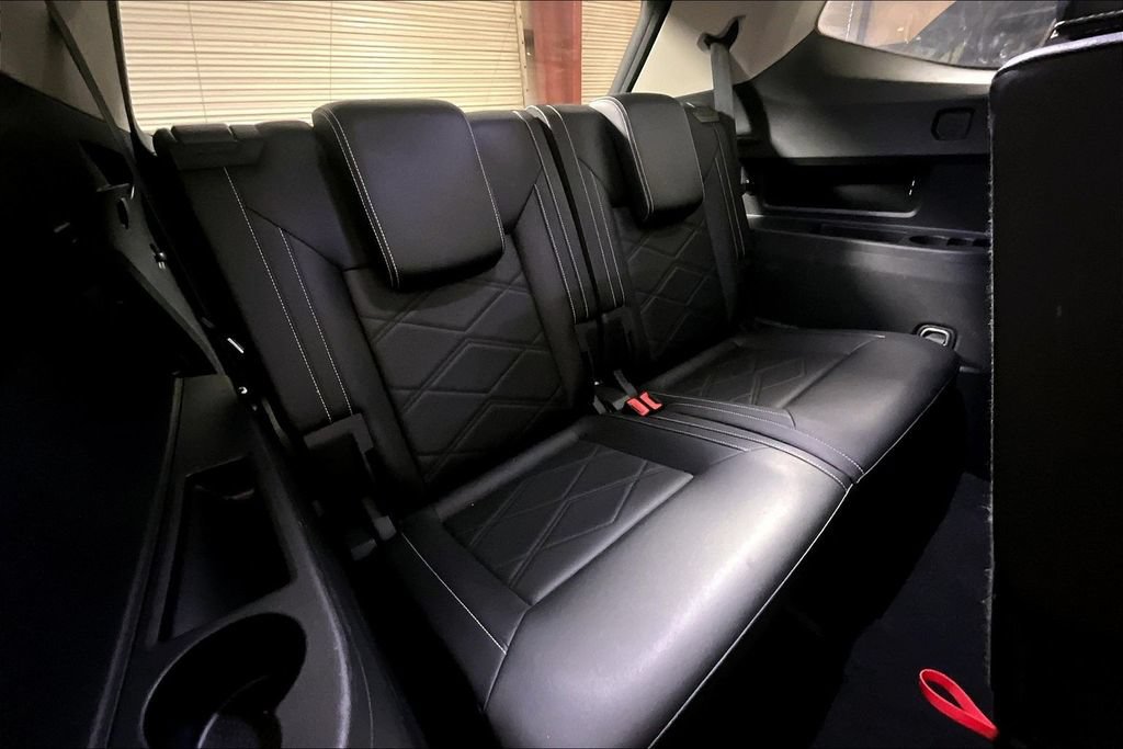 Used 2025 Volkswagen Atlas SE FWD image 23