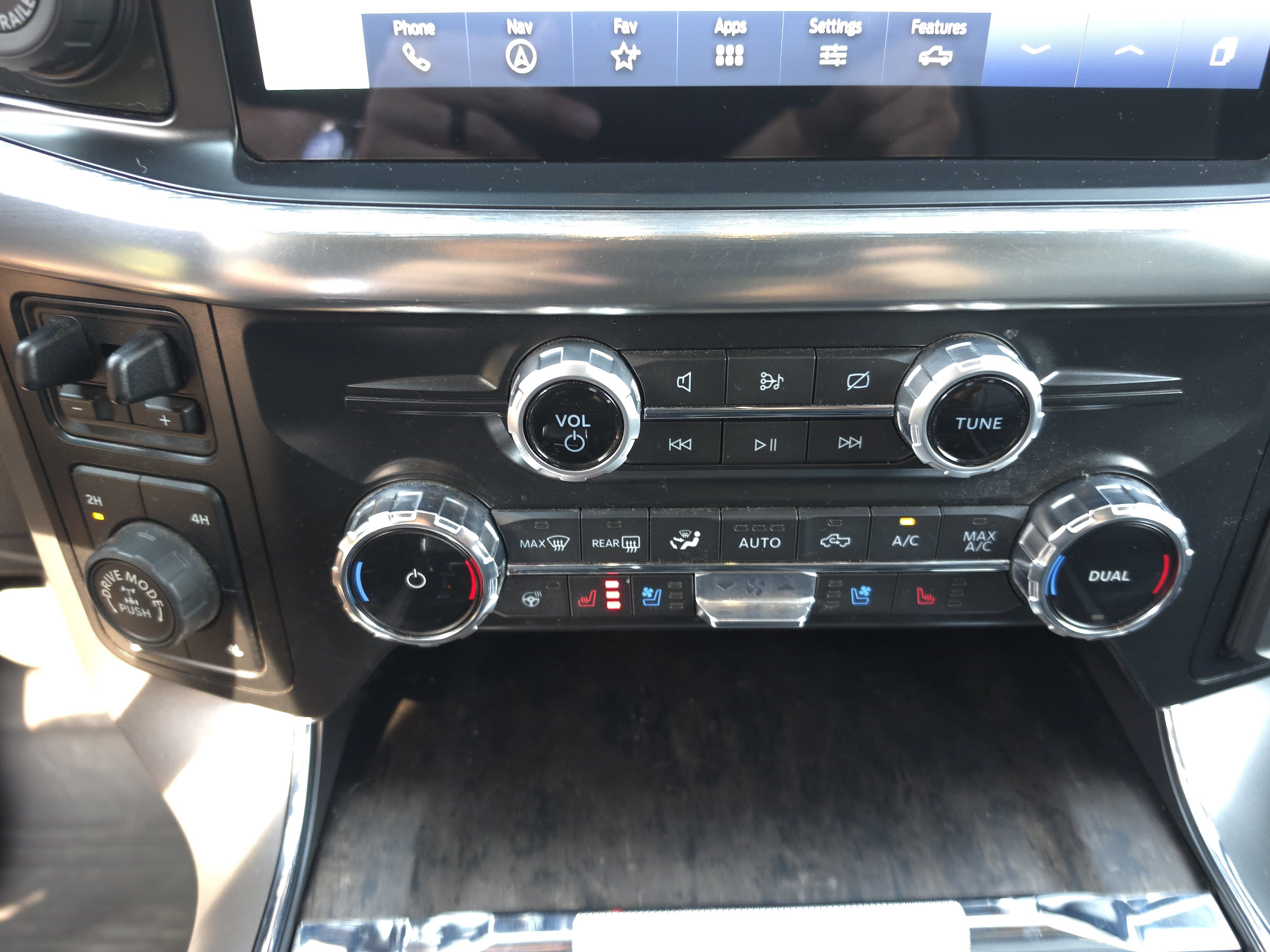 Certified 2022 Ford F150 Lariat w/ Equipment Group 502A High AWD/4WD image 16