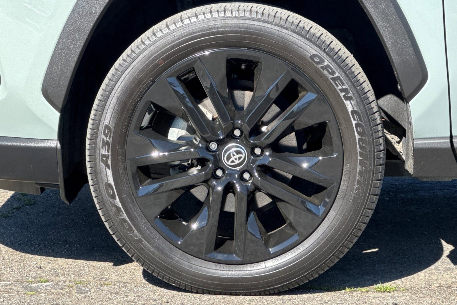 Used 2022 Toyota RAV4 XLE Premium image 27