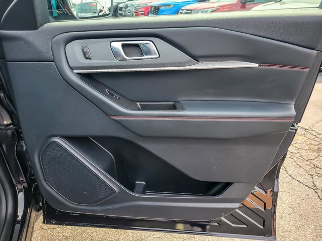 Certified 2025 Ford Explorer ST-Line w/ Premium Package image 30