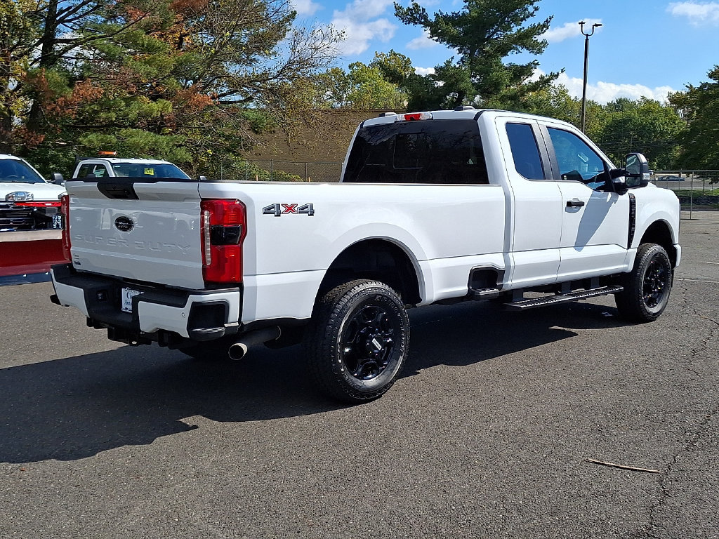 Certified 2025 Ford F250 XL w/ STX Appearance Package AWD/4WD image 9