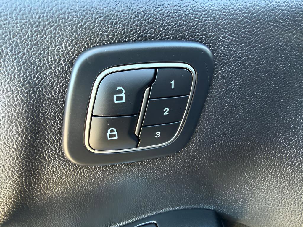 Certified 2025 Ford Escape ST-Line Elite w/ Premium Technology Package AWD/4WD image 23