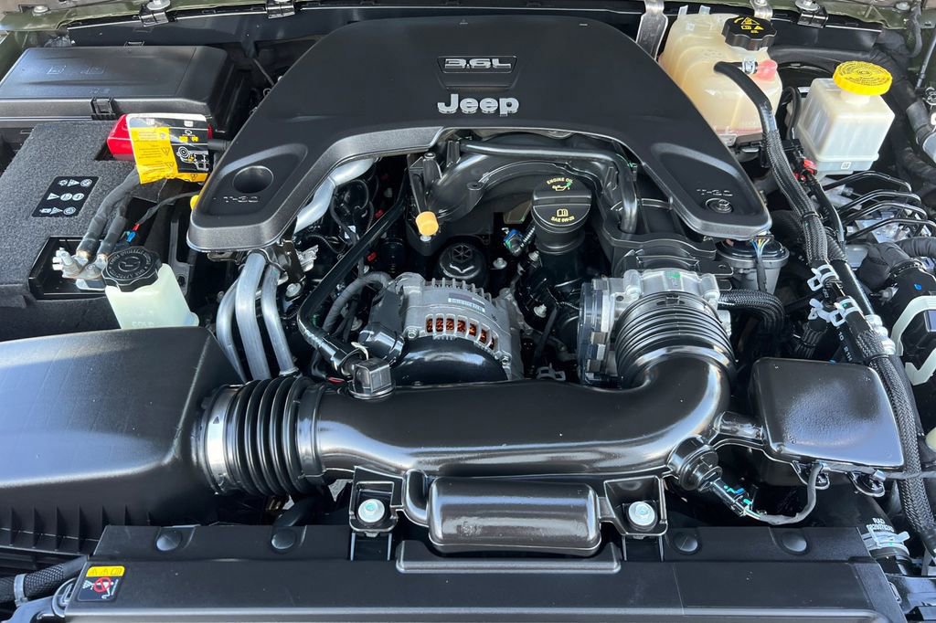 Used 2021 Jeep Gladiator Sport image 19