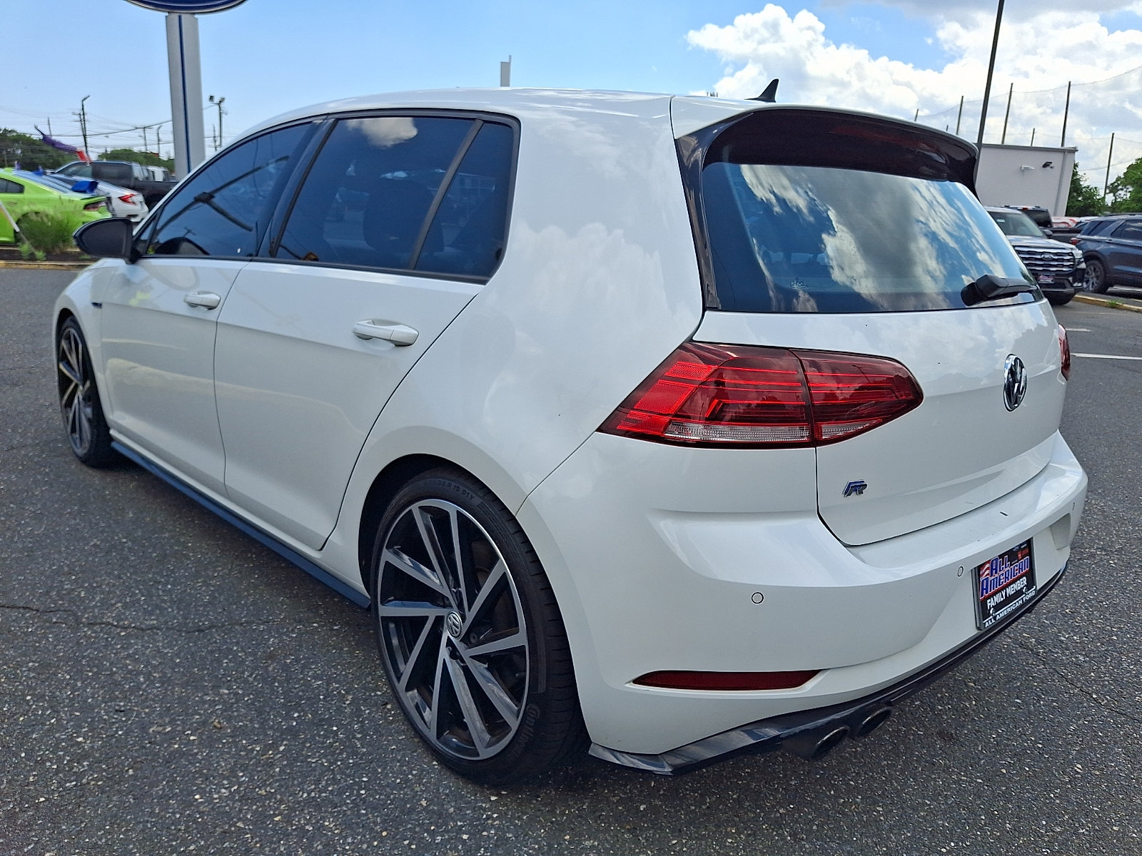 Used 2018 Volkswagen Golf R 4-Door AWD/4WD image 7