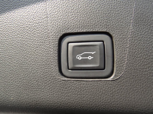 Used 2023 Chevrolet Traverse LT w/ LT Premium Package AWD/4WD image 11