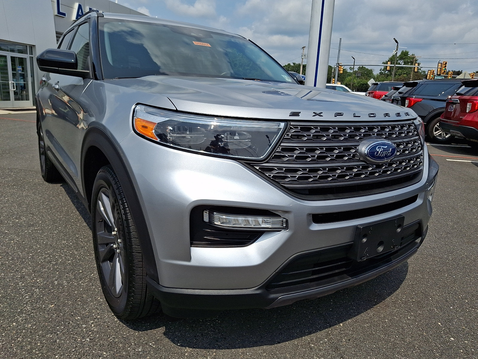 Certified 2023 Ford Explorer XLT w/ Equipment Group 202A AWD/4WD image 2