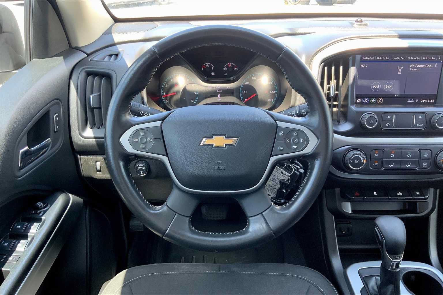 Used 2022 Chevrolet Colorado LT w/ LT Convenience Package AWD/4WD image 6