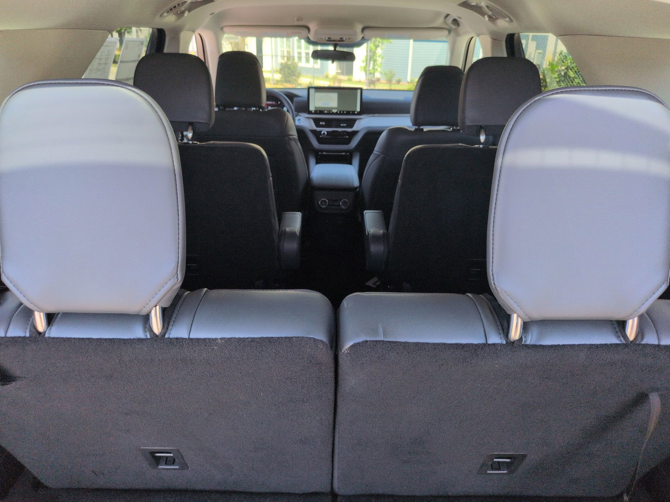 Certified 2025 Ford Explorer Active w/ Active Comfort Package RWD image 32