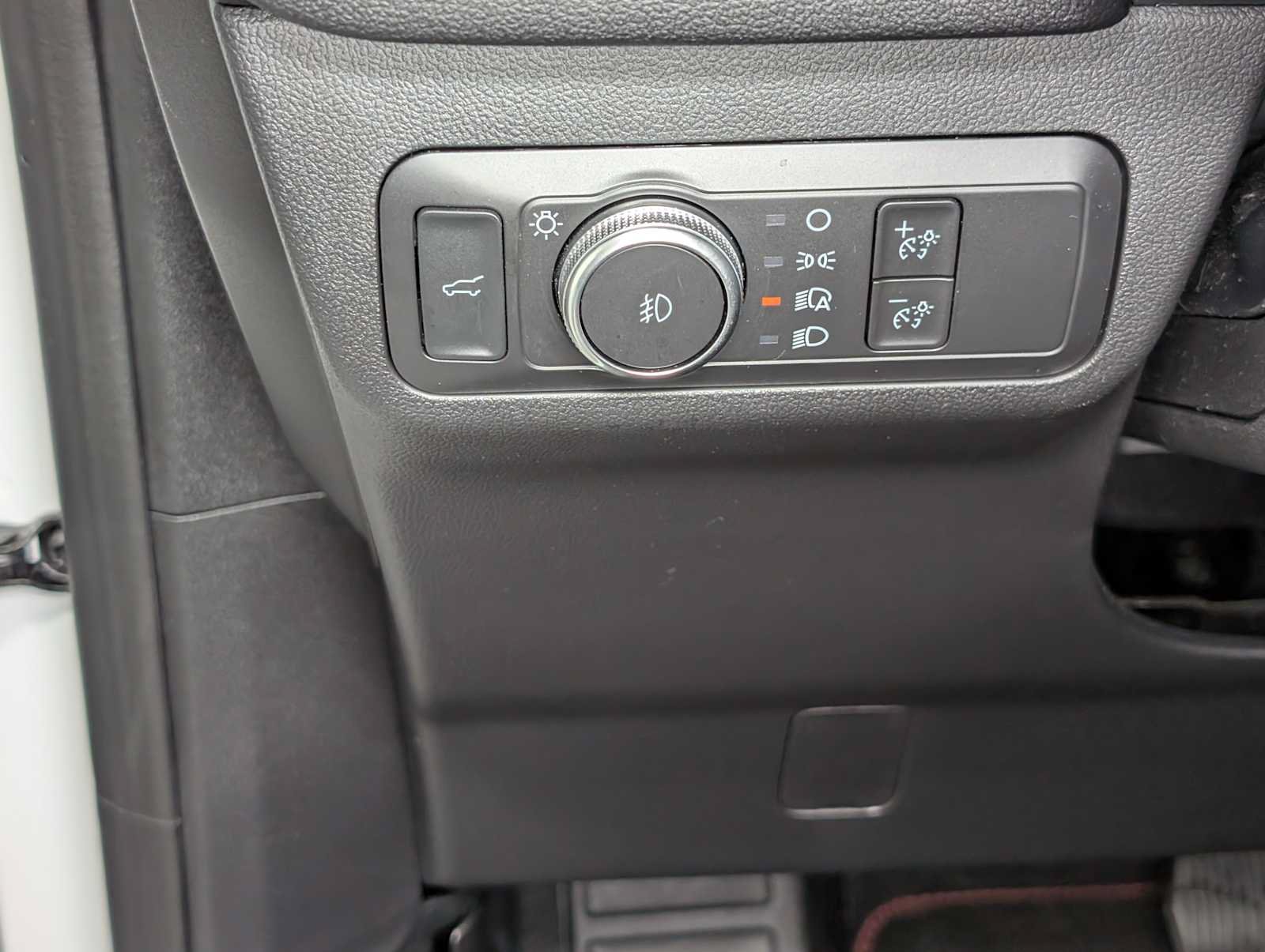 Certified 2021 Ford Escape SEL w/ SEL Stealth AWD Package image 37