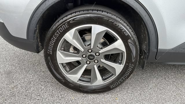 Certified 2024 Ford Escape Platinum AWD/4WD image 19