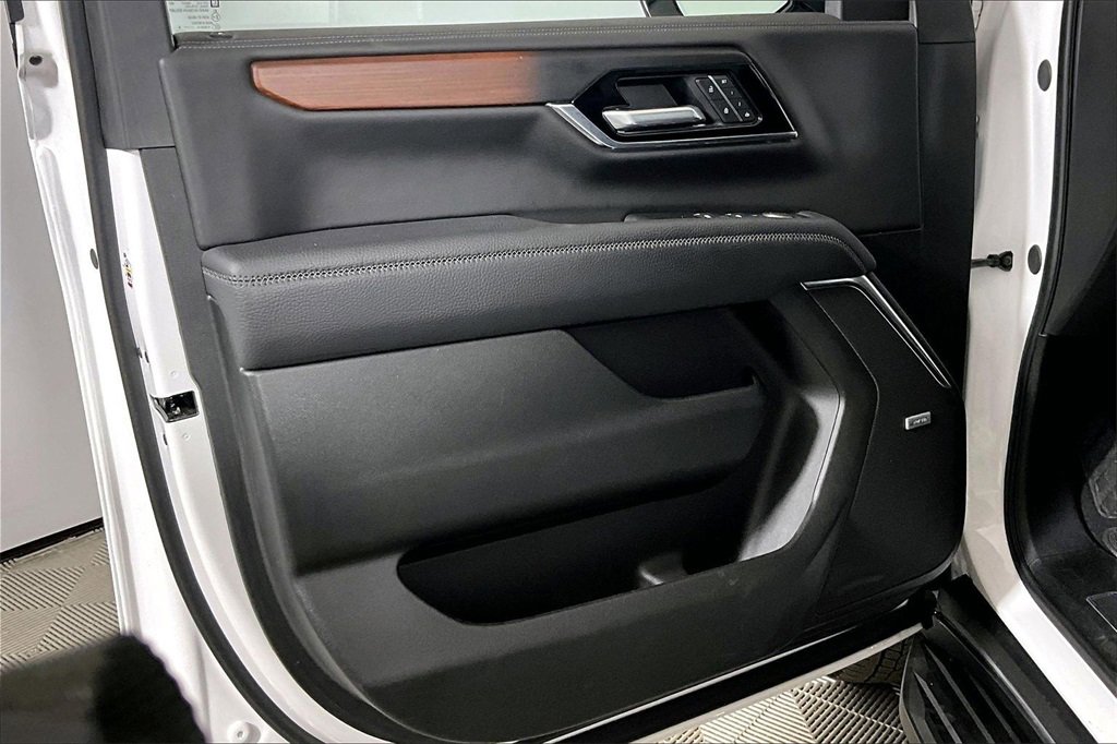 Used 2025 GMC Yukon XL Denali image 18