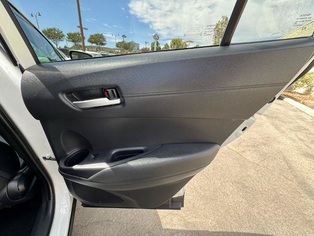 Used 2023 Toyota Corolla Cross XLE w/ Convenience Package FWD image 26