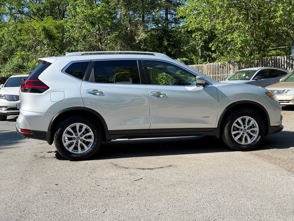 Used 2018 Nissan Rogue SV w/ Premium Package AWD/4WD image 8