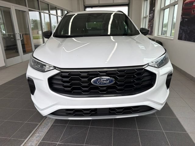 Certified 2023 Ford Escape ST-Line w/ Tech Pack #1 AWD/4WD image 2