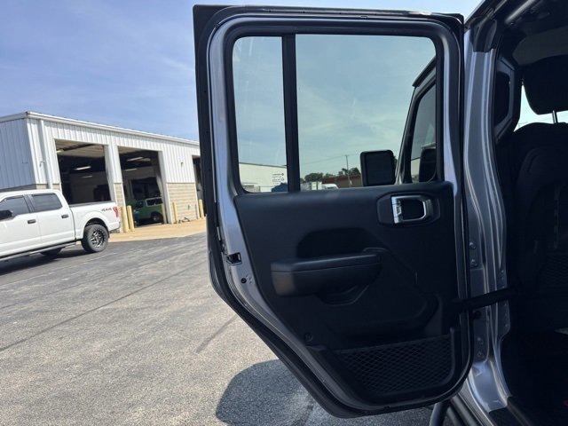 Used 2018 Jeep Wrangler Unlimited Rubicon image 15
