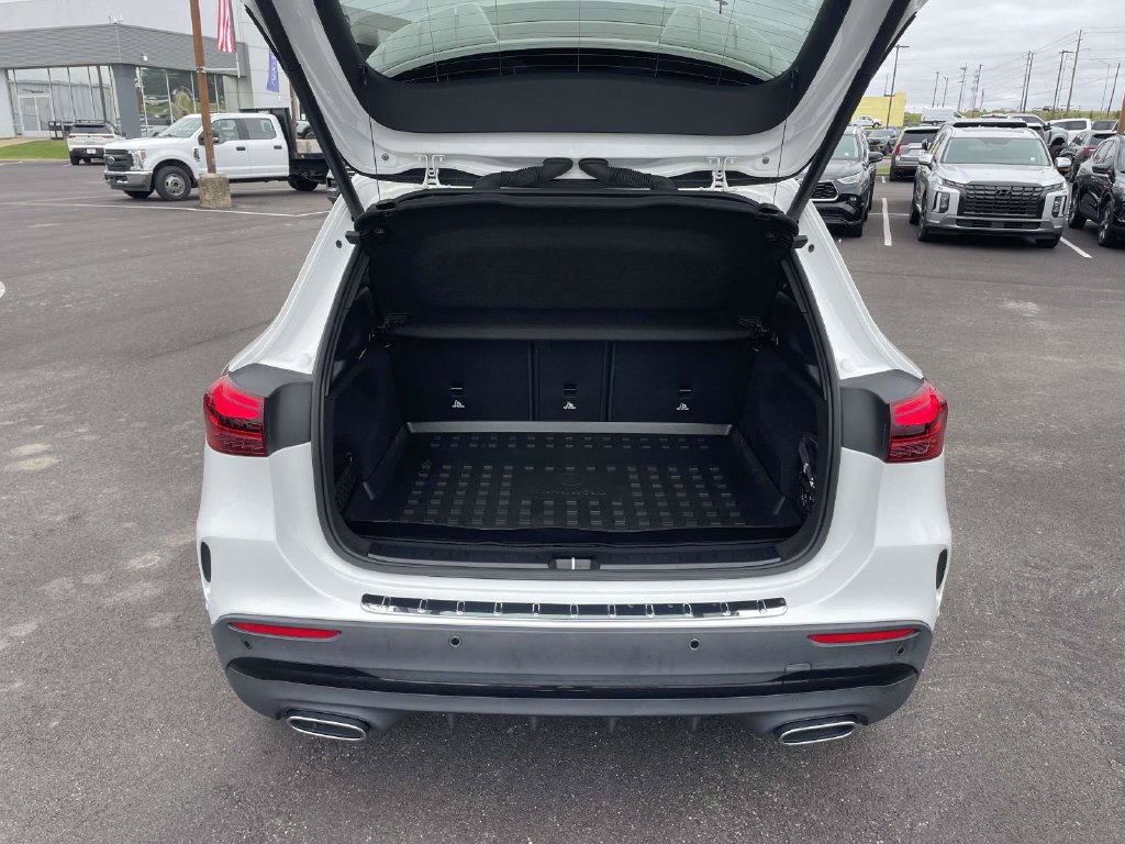 Used 2025 Mercedes-Benz GLA 250 image 10