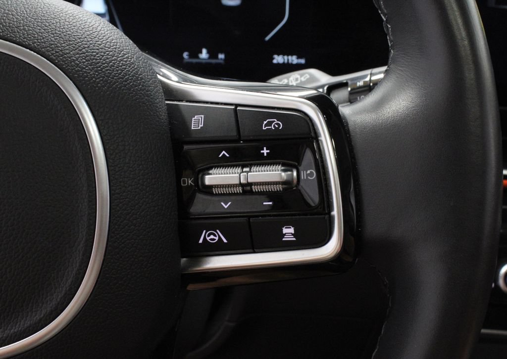 Used 2025 Kia Carnival SX Prestige FWD image 30