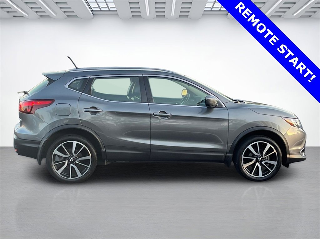Used 2019 Nissan Rogue Sport SL w/ Premium Package image 2