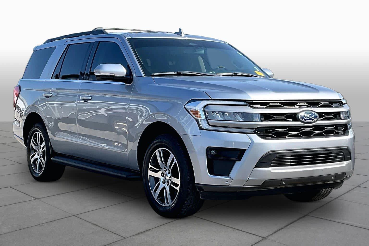 Certified 2024 Ford Expedition XLT RWD image 3