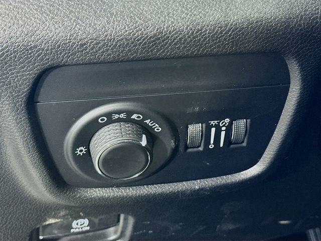 Used 2023 Jeep Grand Cherokee L Laredo AWD/4WD image 17