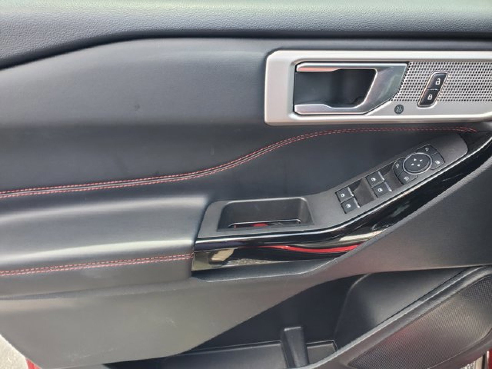 Certified 2023 Ford Explorer ST-Line w/ Class IV Trailer Tow Package RWD image 13