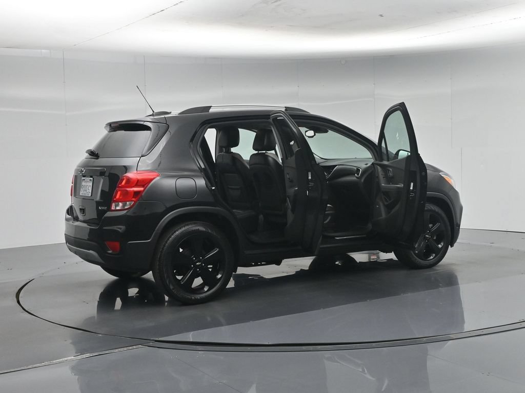 Used 2018 Chevrolet Trax Premier w/ Midnight Edition FWD image 6