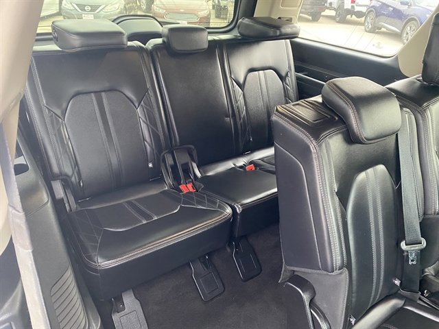 Certified 2019 Ford Expedition Platinum image 8