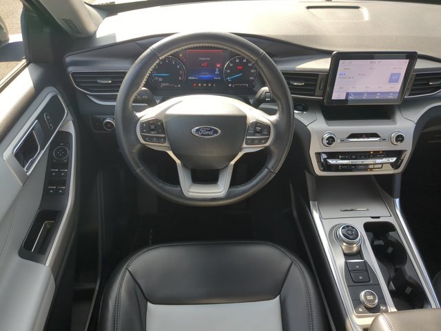 Certified 2023 Ford Explorer XLT w/ Equipment Group 202A AWD/4WD image 32