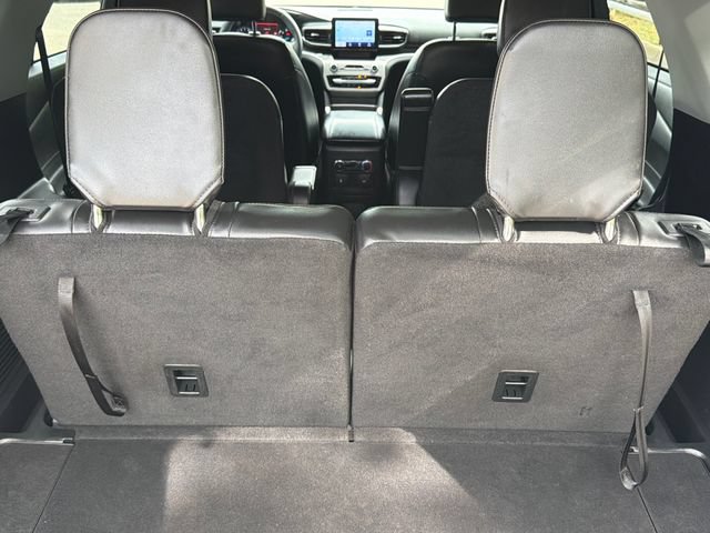 Certified 2022 Ford Explorer XLT w/ Equipment Group 202A RWD image 9