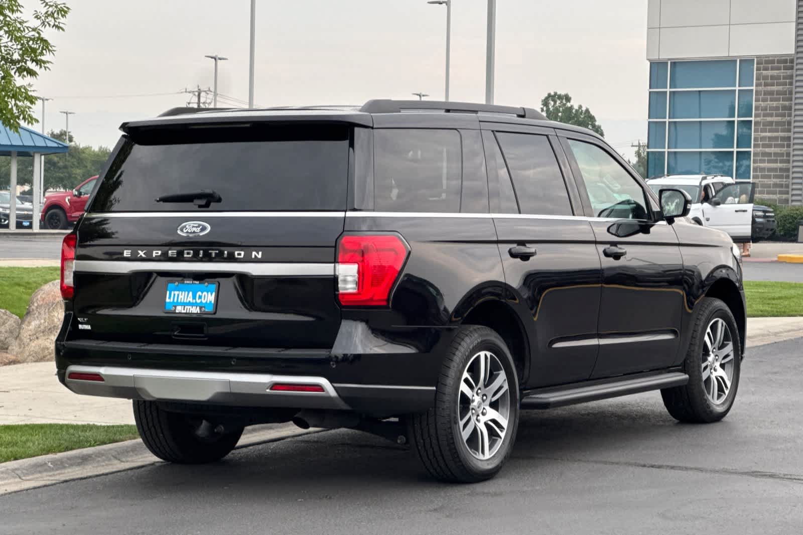 Certified 2024 Ford Expedition XLT AWD/4WD image 2