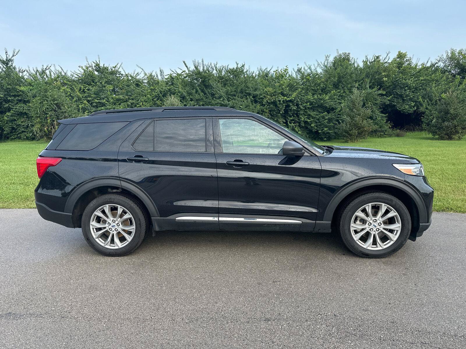 Certified 2024 Ford Explorer XLT w/ Equipment Group 202A AWD/4WD image 10