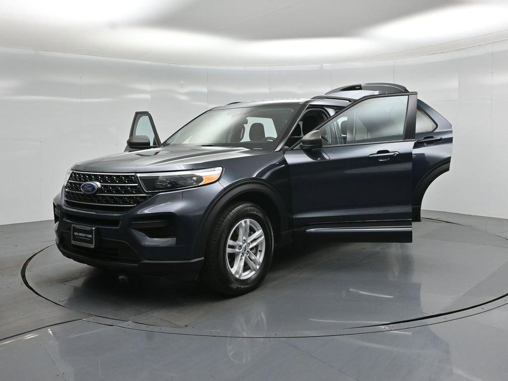 Certified 2023 Ford Explorer XLT RWD image 29