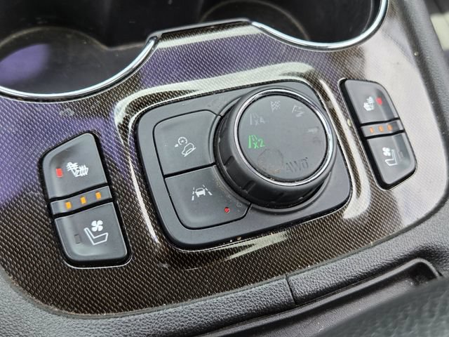 Used 2022 GMC Acadia AT4 w/ Technology Package AWD/4WD image 25