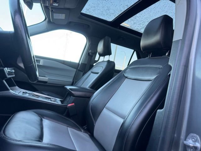 Certified 2022 Ford Explorer XLT w/ Equipment Group 202A AWD/4WD image 13
