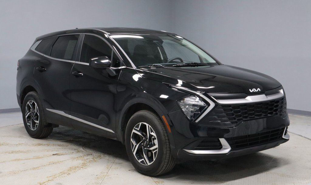 Used 2023 Kia Sportage LX image 7