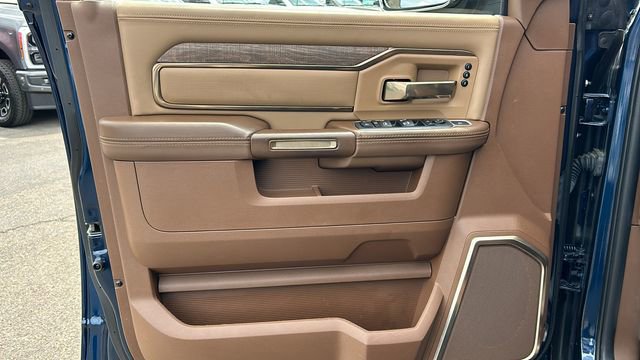 Used 2022 RAM 2500 Limited AWD/4WD image 16