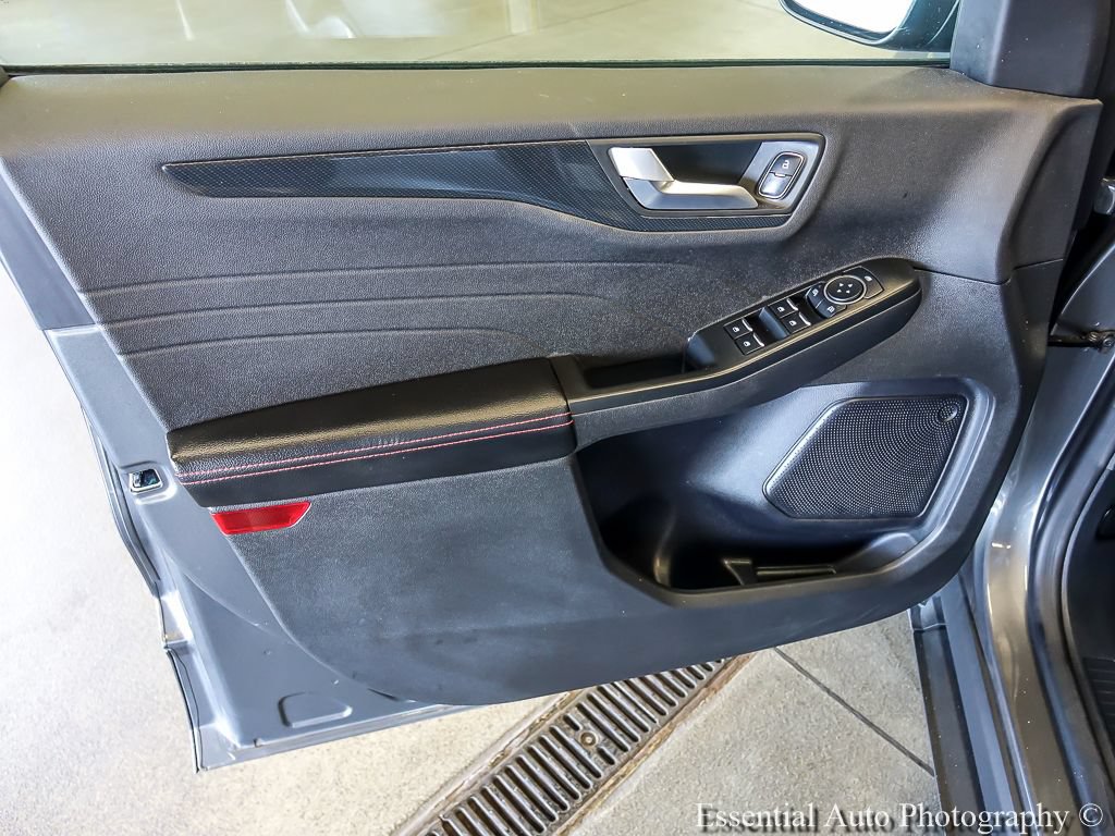 Certified 2023 Ford Escape ST-Line w/ Tech Pack #1 FWD image 17