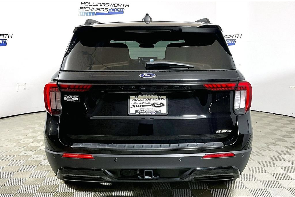 Certified 2025 Ford Explorer ST-Line AWD/4WD image 4
