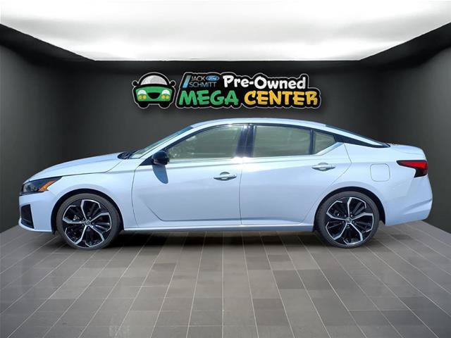 Used 2024 Nissan Altima 2.5 SR FWD image 3