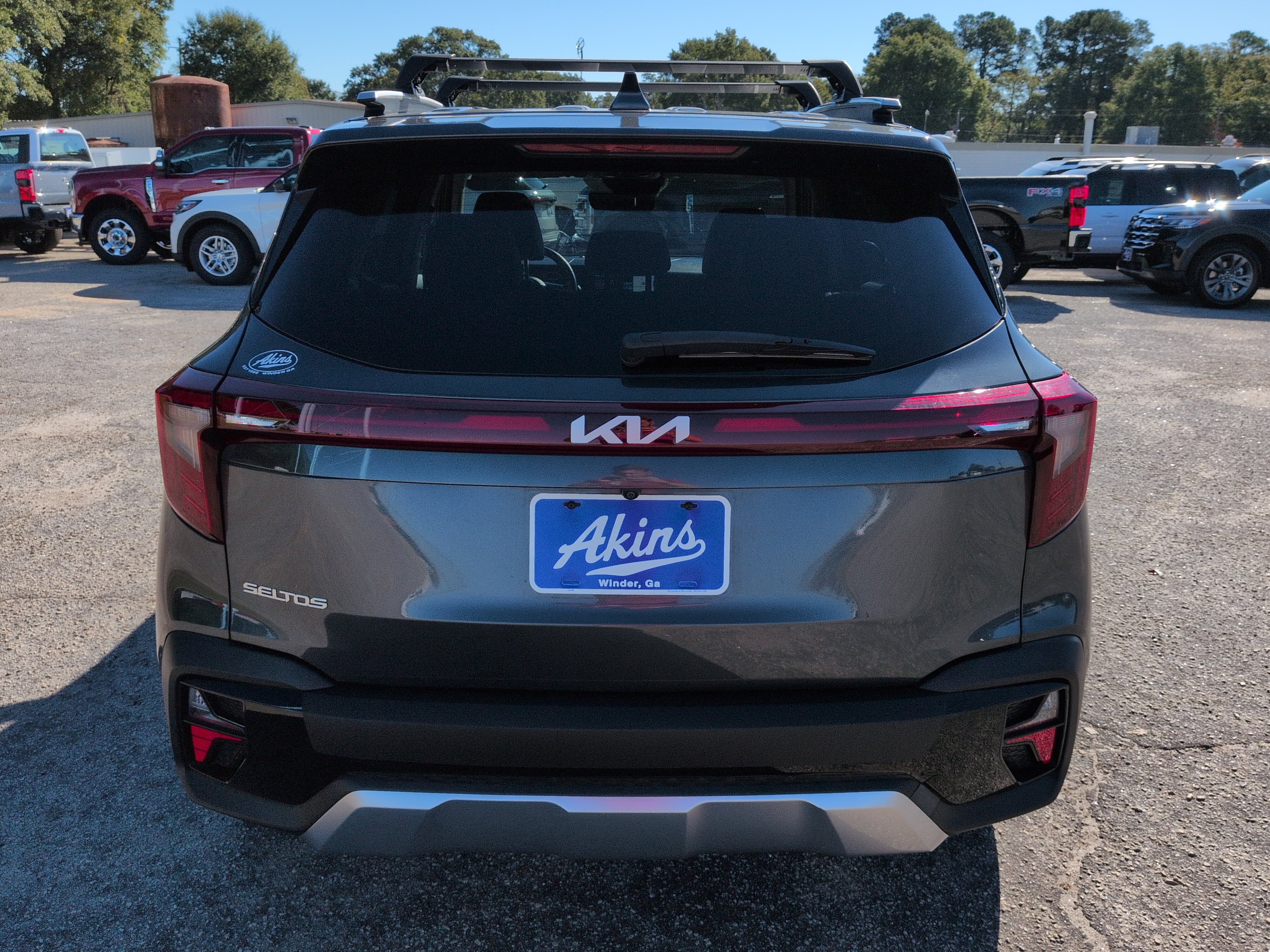 Used 2024 Kia Seltos EX FWD image 4