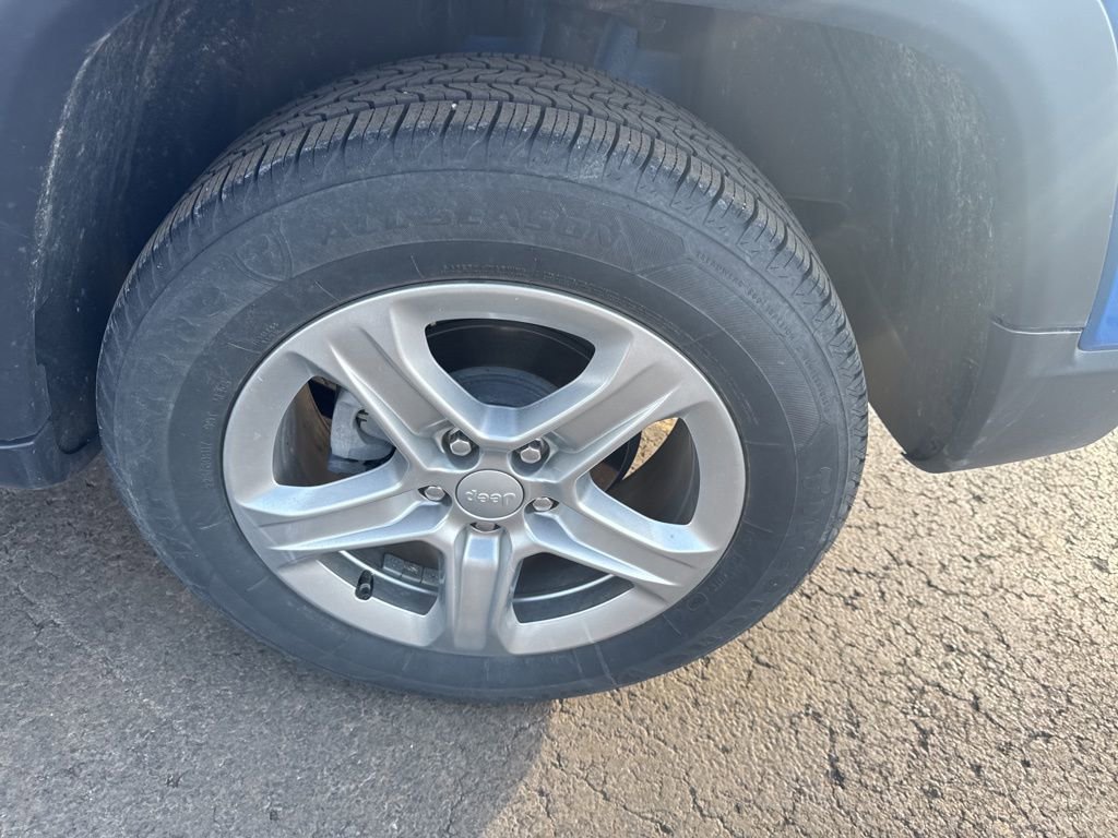 Used 2023 Jeep Compass Latitude w/ Convenience Group image 43