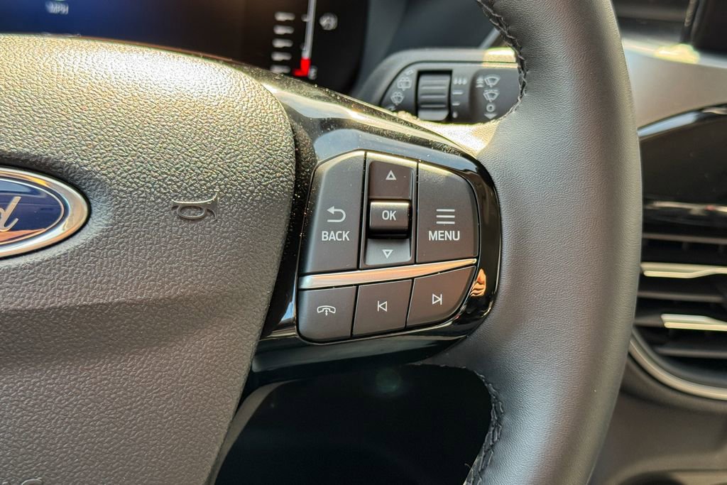 Certified 2023 Ford Escape Active AWD/4WD image 29