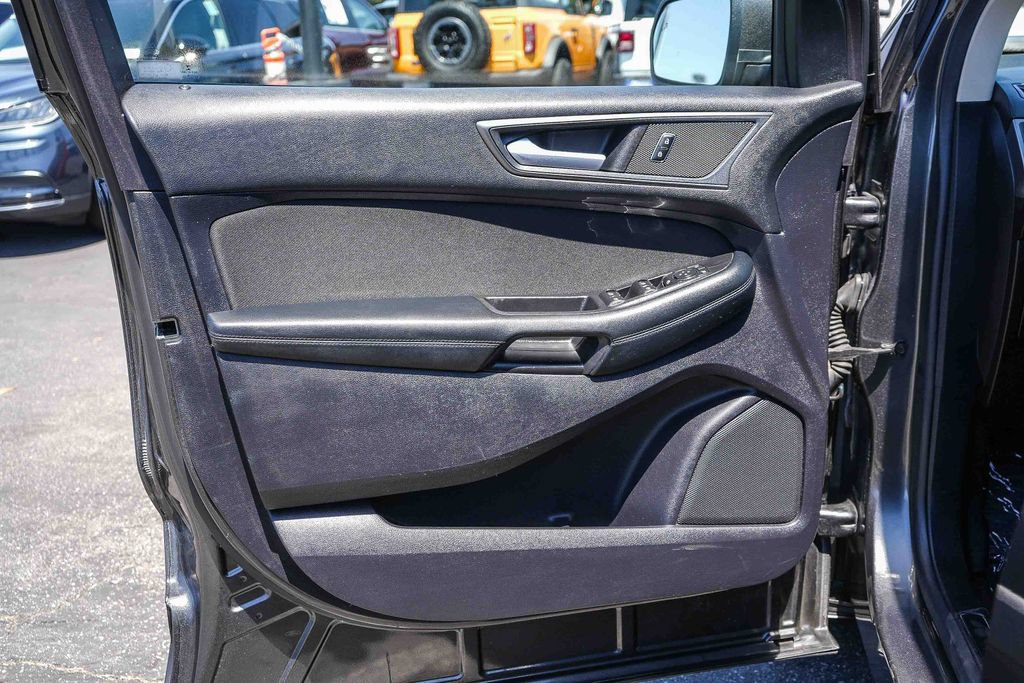 Certified 2019 Ford Edge SE FWD image 26