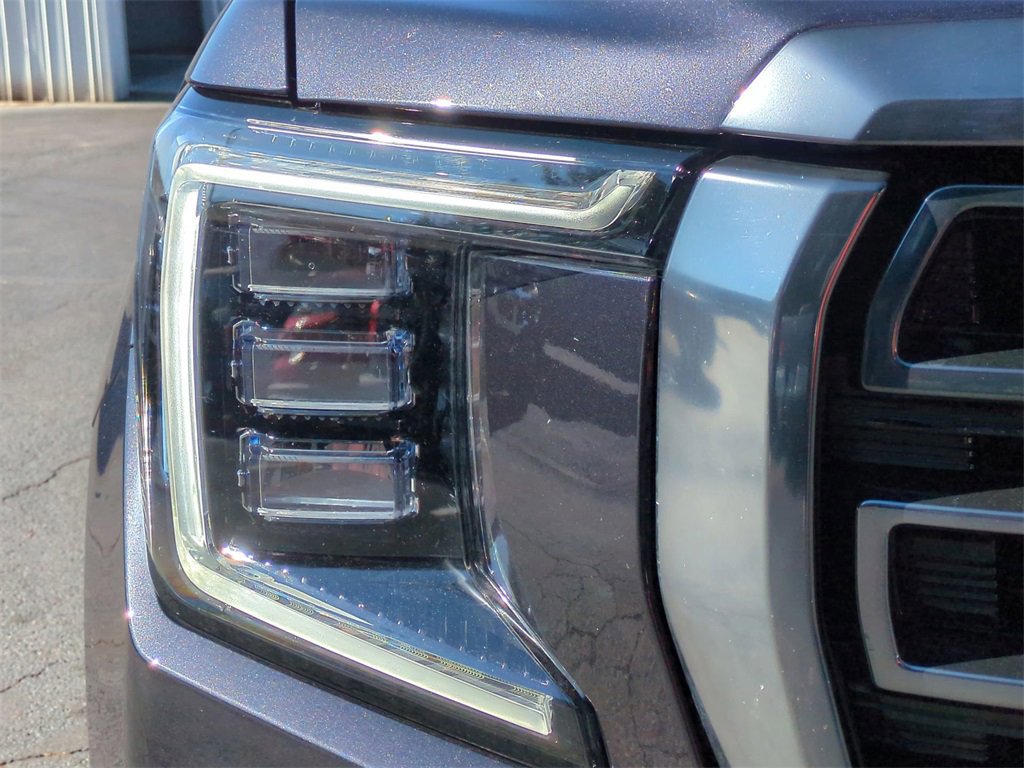 Used 2024 GMC Yukon XL AT4 w/ AT4 Premium Plus Package image 9