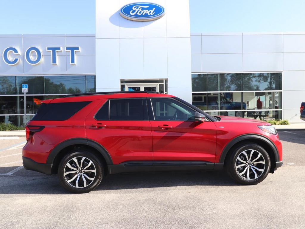 Certified 2025 Ford Explorer ST-Line RWD image 16