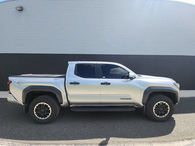 Used 2024 Toyota Tacoma TRD Off-Road w/ TRD Off Road Upgrade Package AWD/4WD image 7